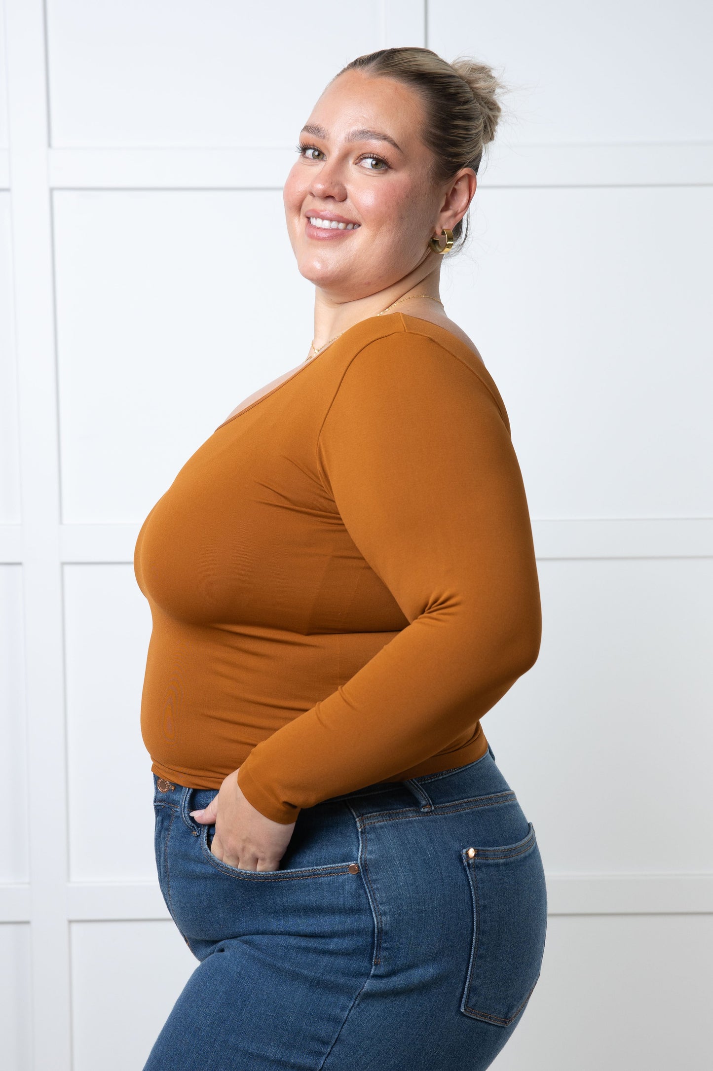 Bring in the Basics Seamless Reversible V-Neck Caramel - Yelete