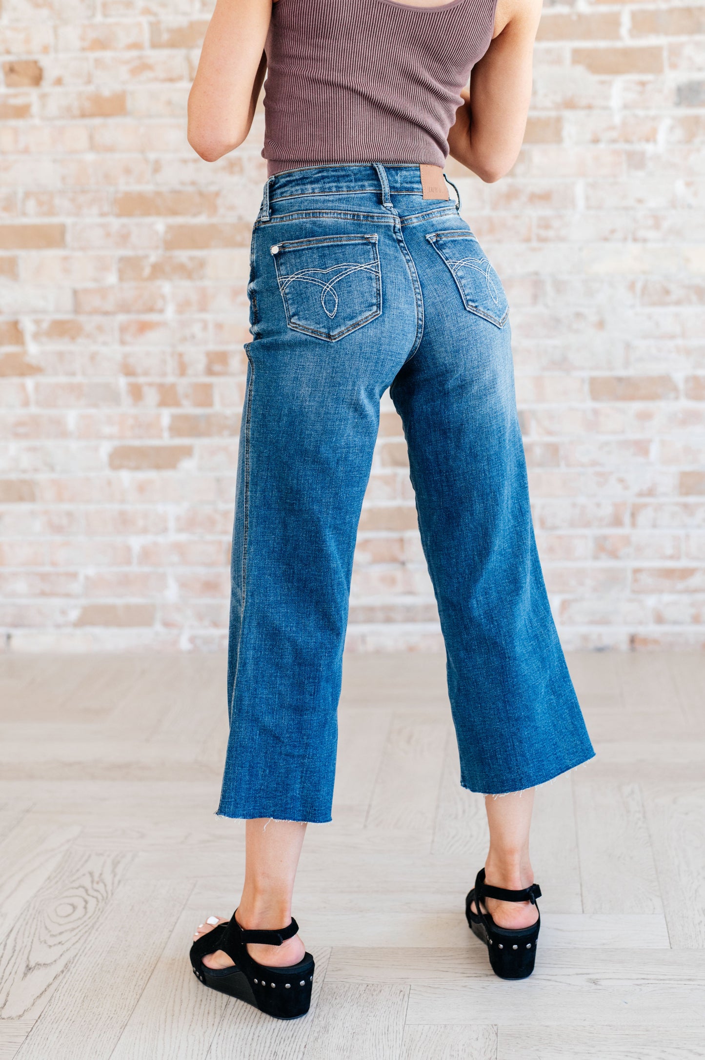 Hayes High Rise Wide Leg Crop Jeans - Judy Blue