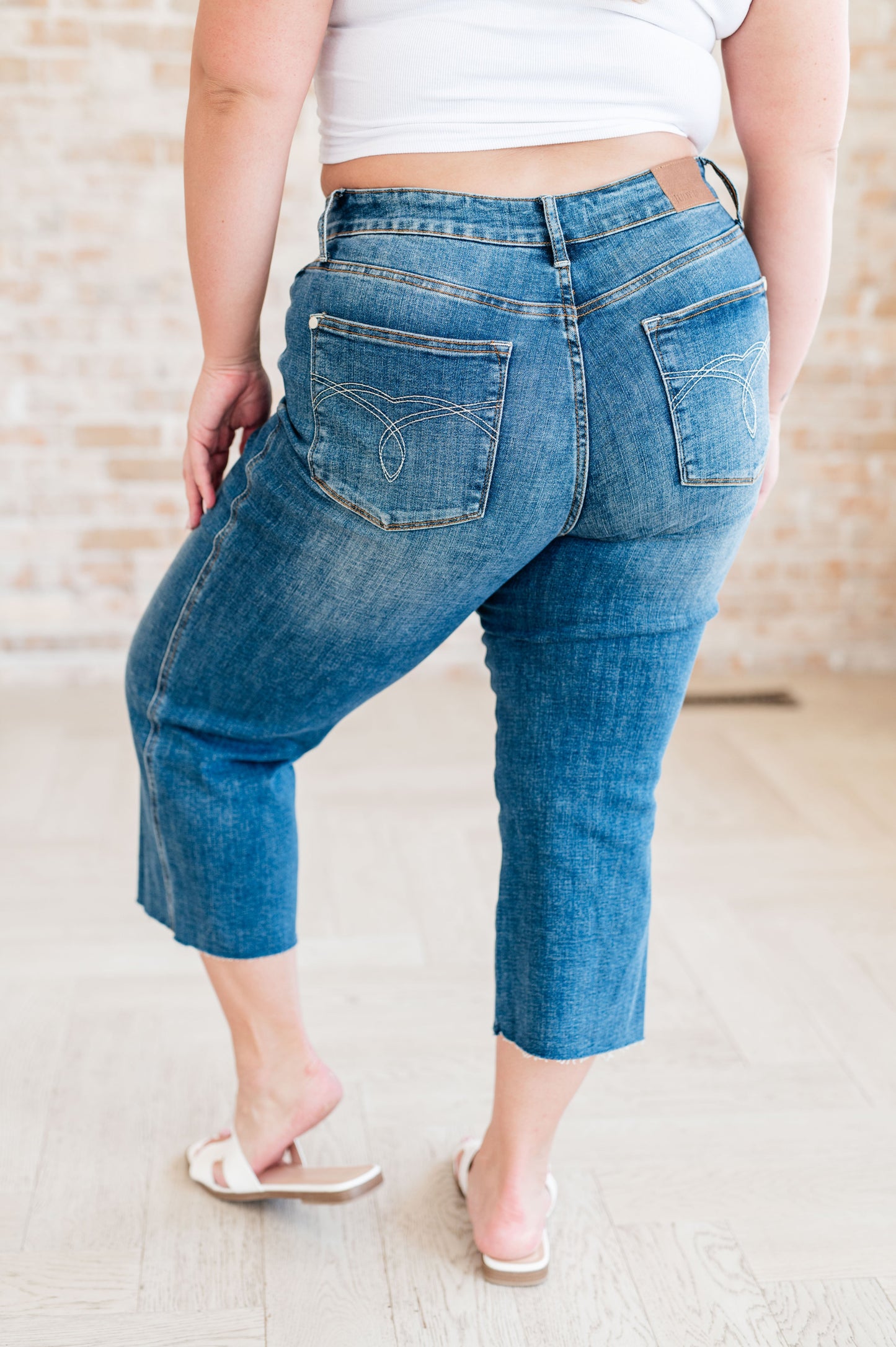 Hayes High Rise Wide Leg Crop Jeans - Judy Blue
