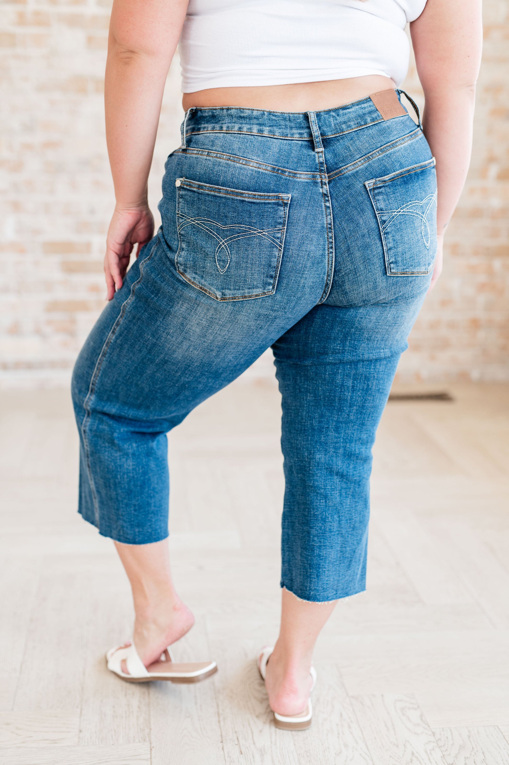 Hayes High Rise Wide Leg Crop Jeans - Judy Blue