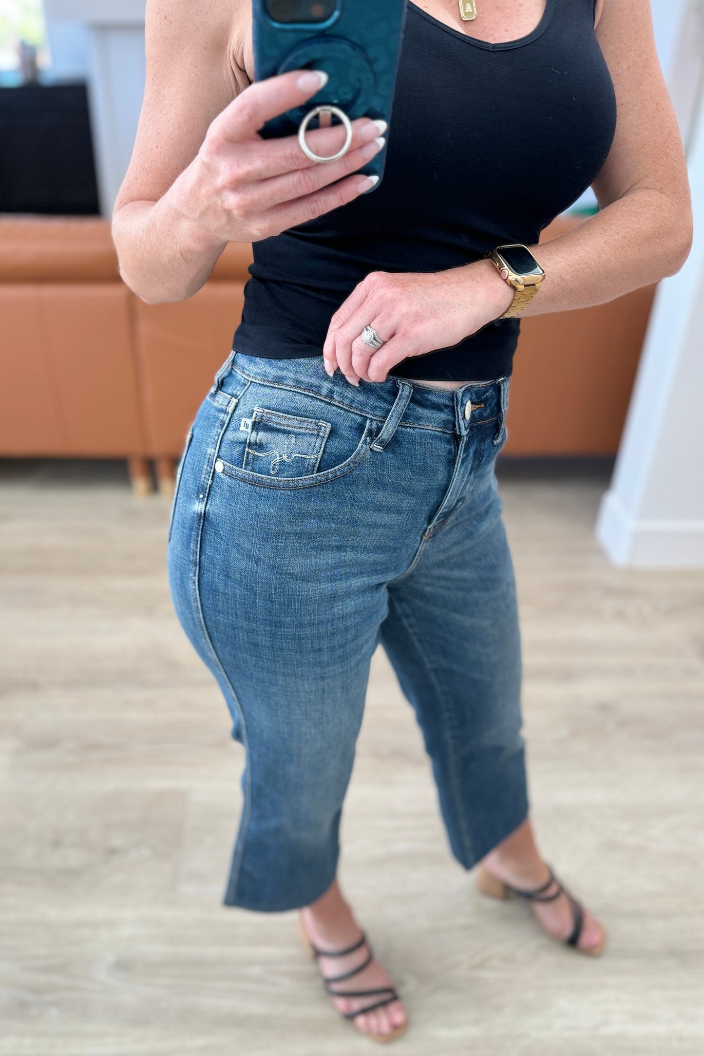 Hayes High Rise Wide Leg Crop Jeans - Judy Blue