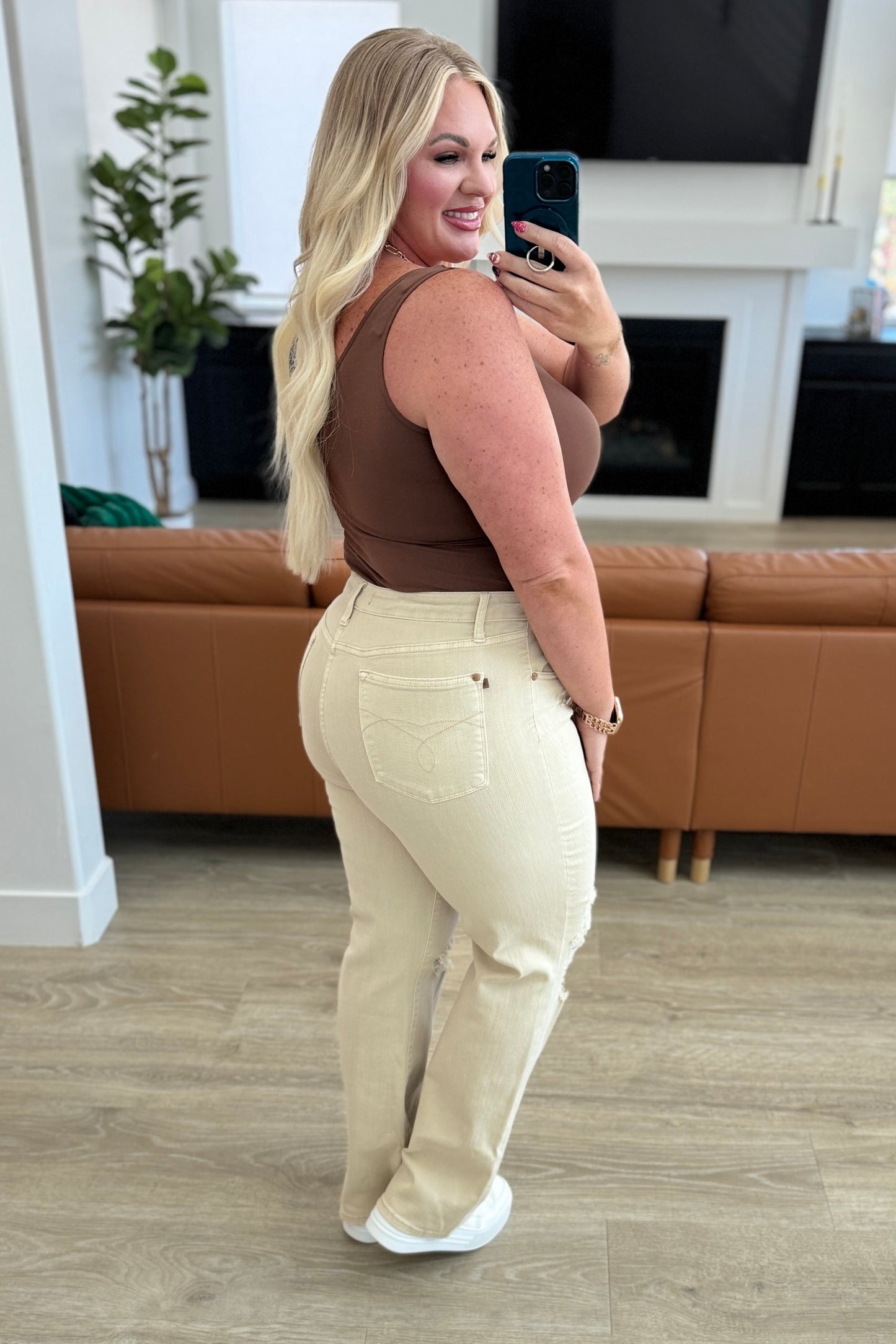 Selena High Rise Distressed 90's Straight Jeans in Bone - Judy Blue