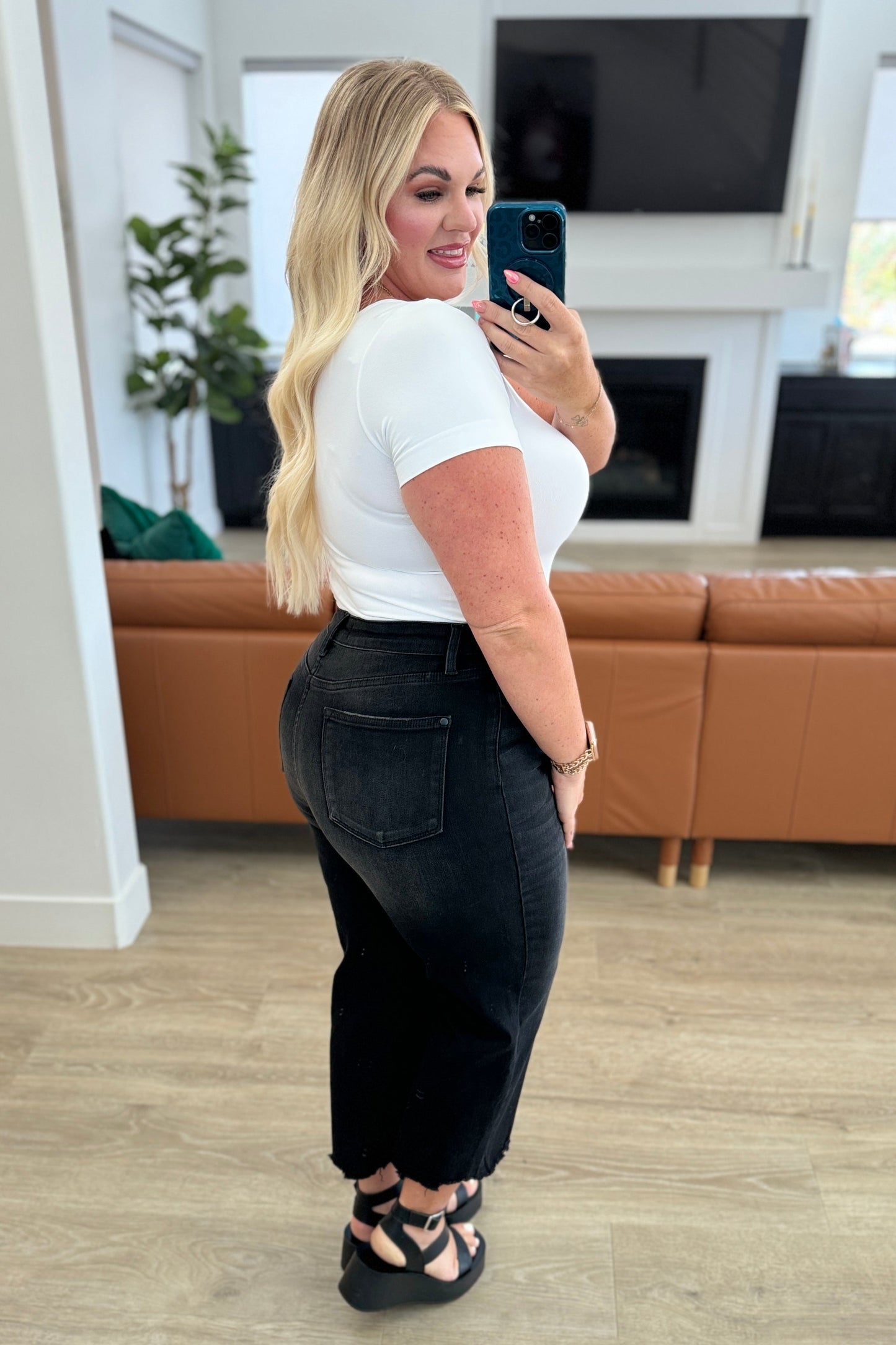 Ryan High Rise Button Fly Wide Leg Crop Jeans - Judy Blue