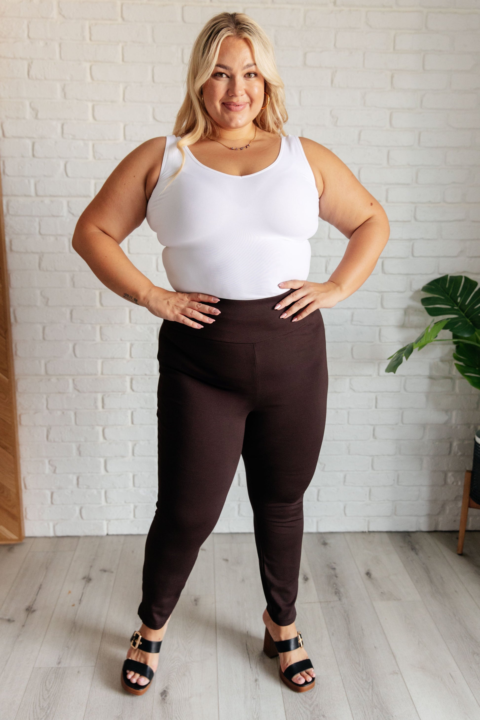 Magic Skinny 28" Pants in Chocolate - Dear Scarlett