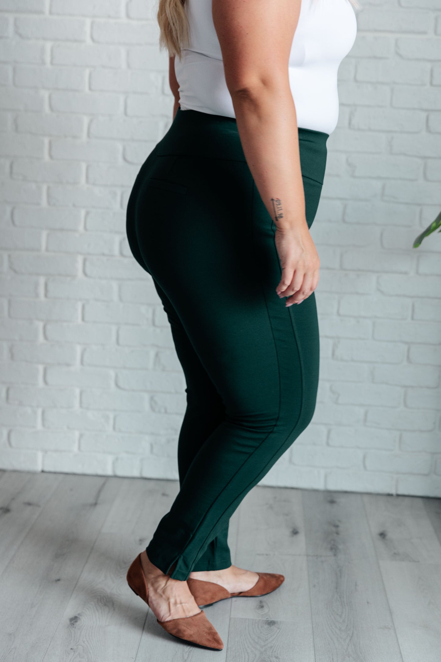 Magic Skinny 28" Pants in Hunter Green - Dear Scarlett