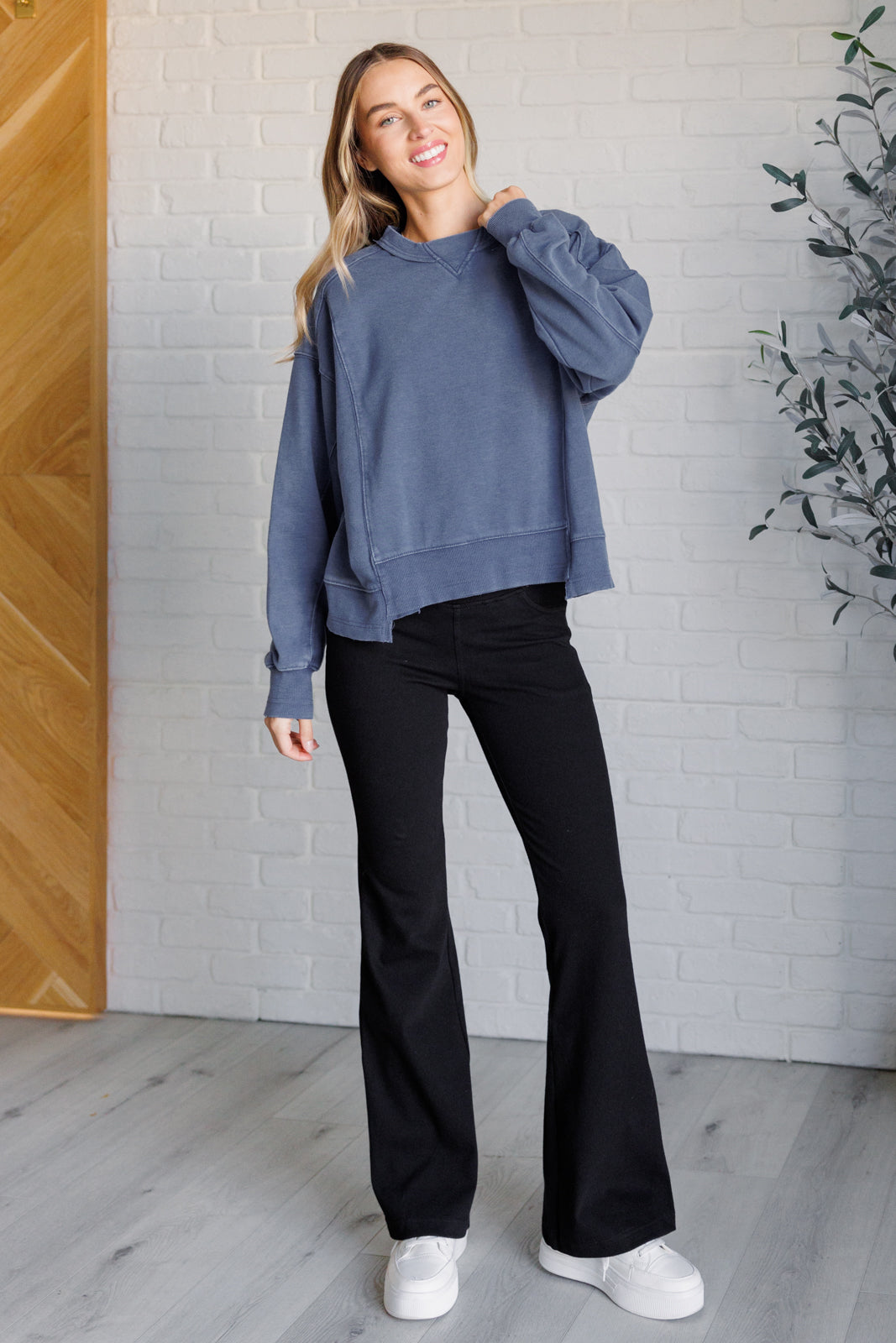 Quick Fix Mineral Wash Crew Neck Pullover in Psychic - Rae Mode