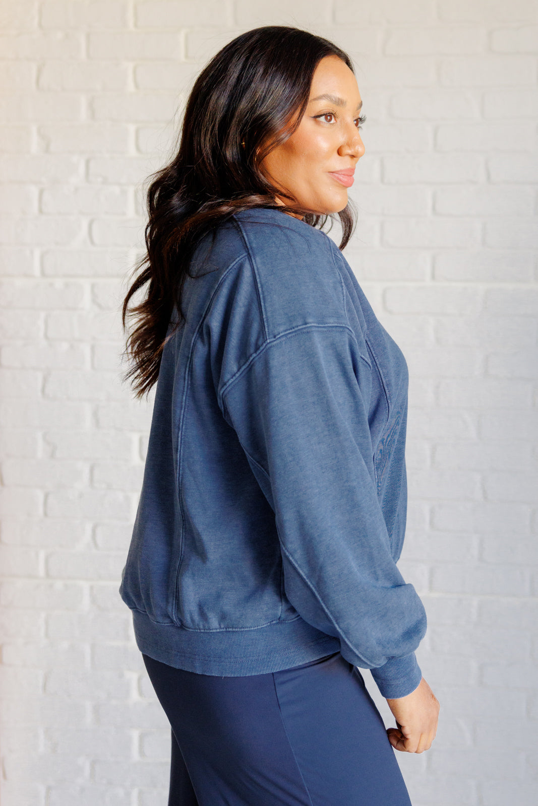 Quick Fix Mineral Wash Crew Neck Pullover in Psychic - Rae Mode