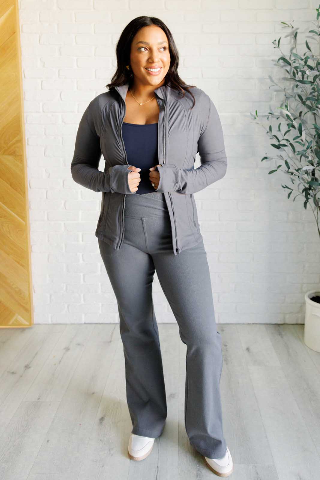Staying Swift Activewear Jacket in Titanium - Rae Mode