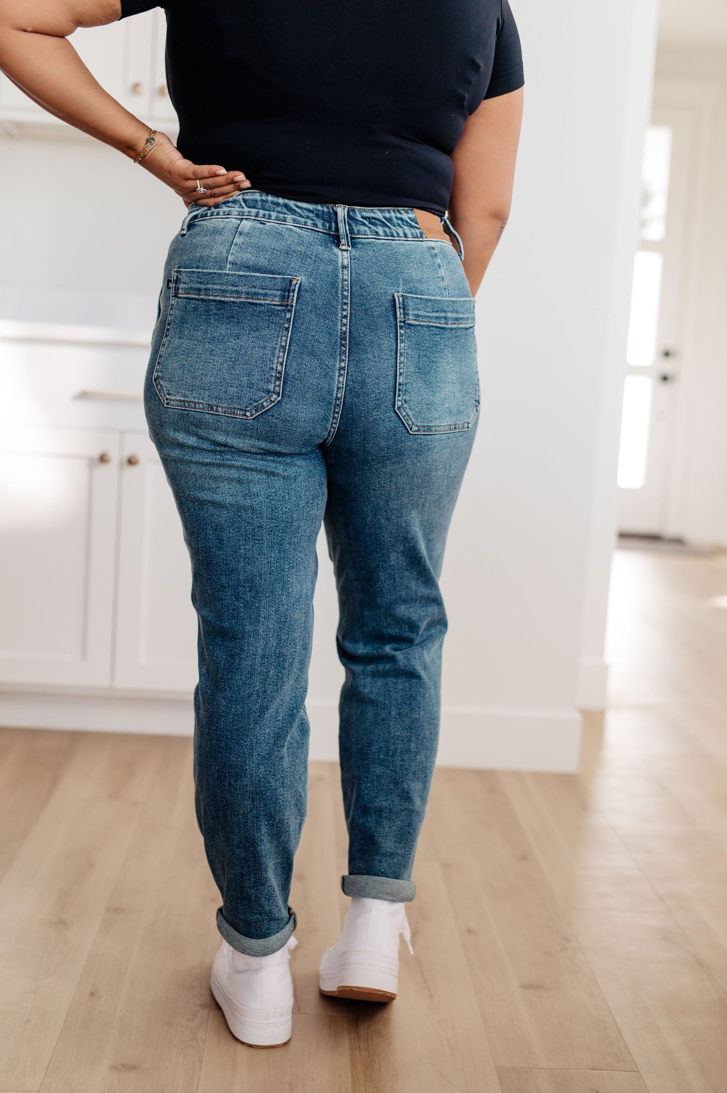 Payton Pull On Denim Joggers in Medium Wash - Judy Blue