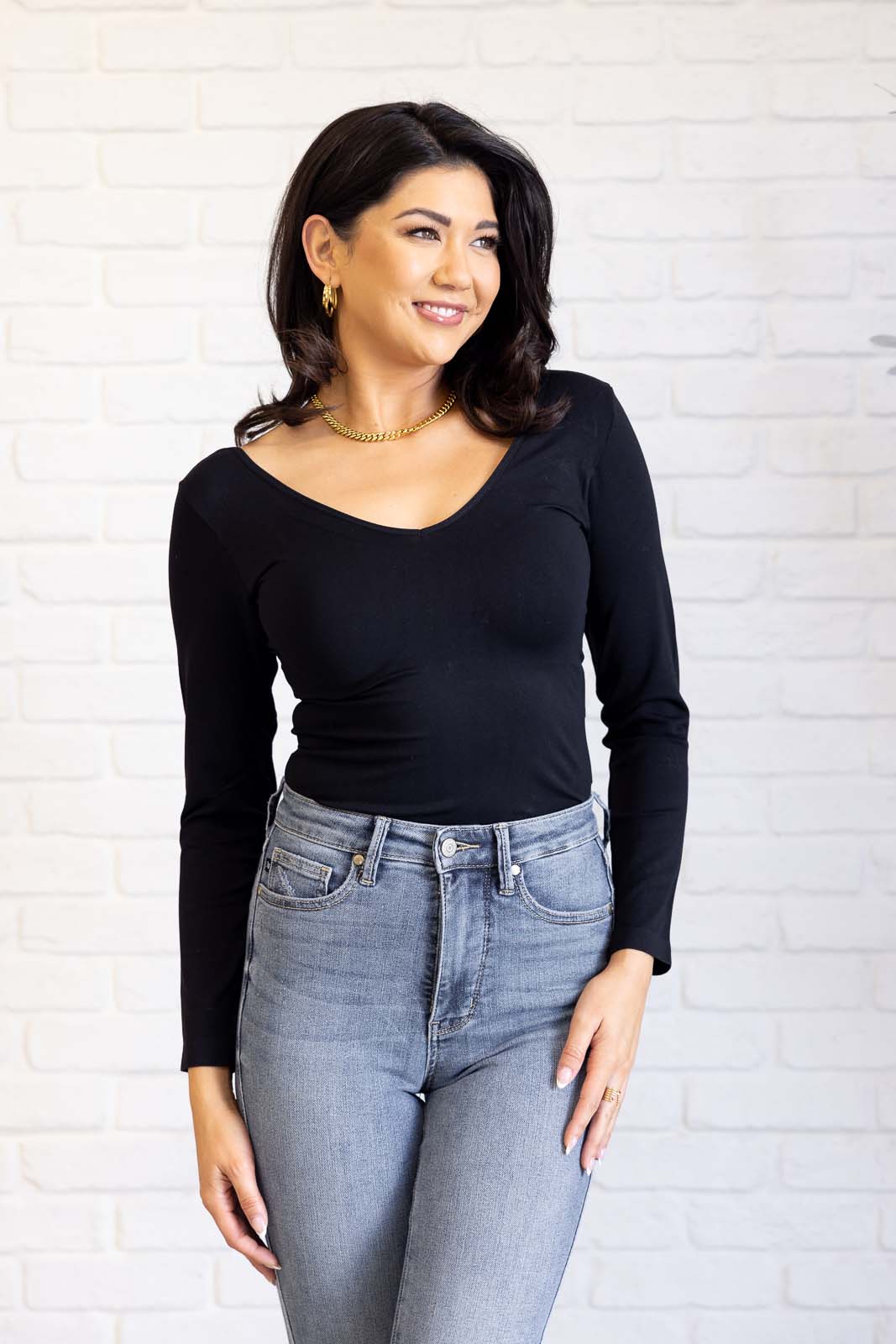 Bring in the Basics Seamless Reversible V-Neck Black - Yelete