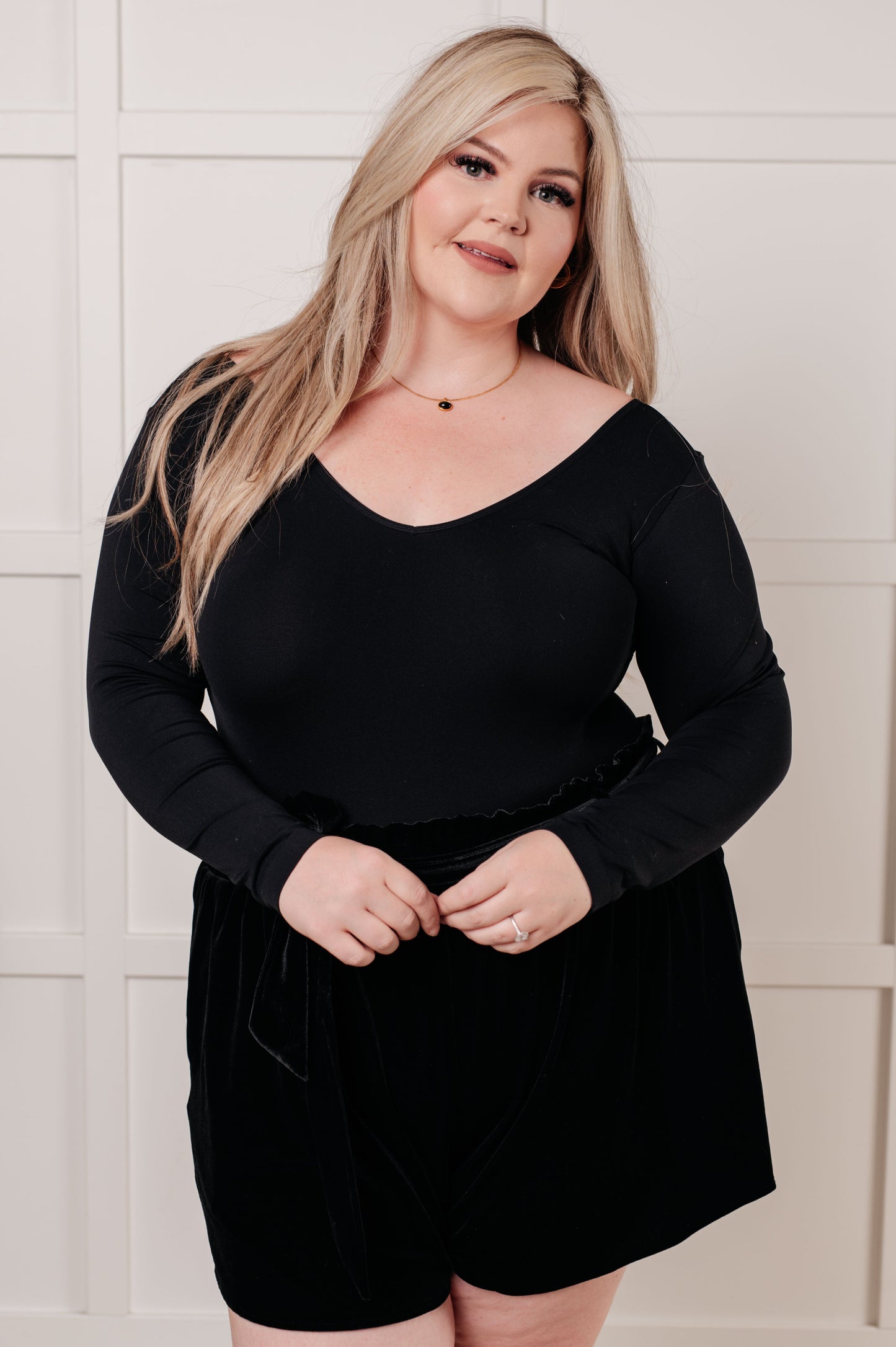 Bring in the Basics Seamless Reversible V-Neck Black - Yelete