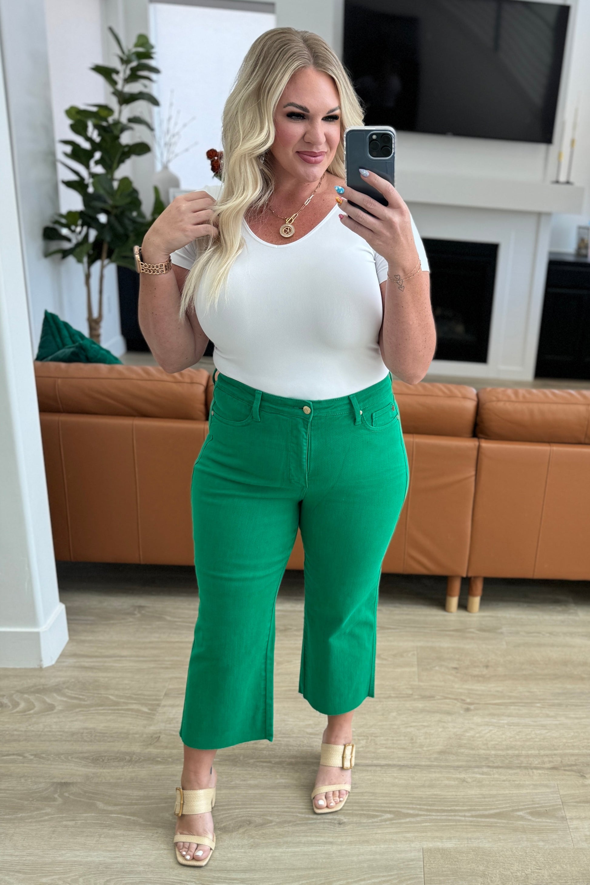 Lisa High Rise Control Top Wide Leg Crop Jeans in Kelly Green - Judy Blue