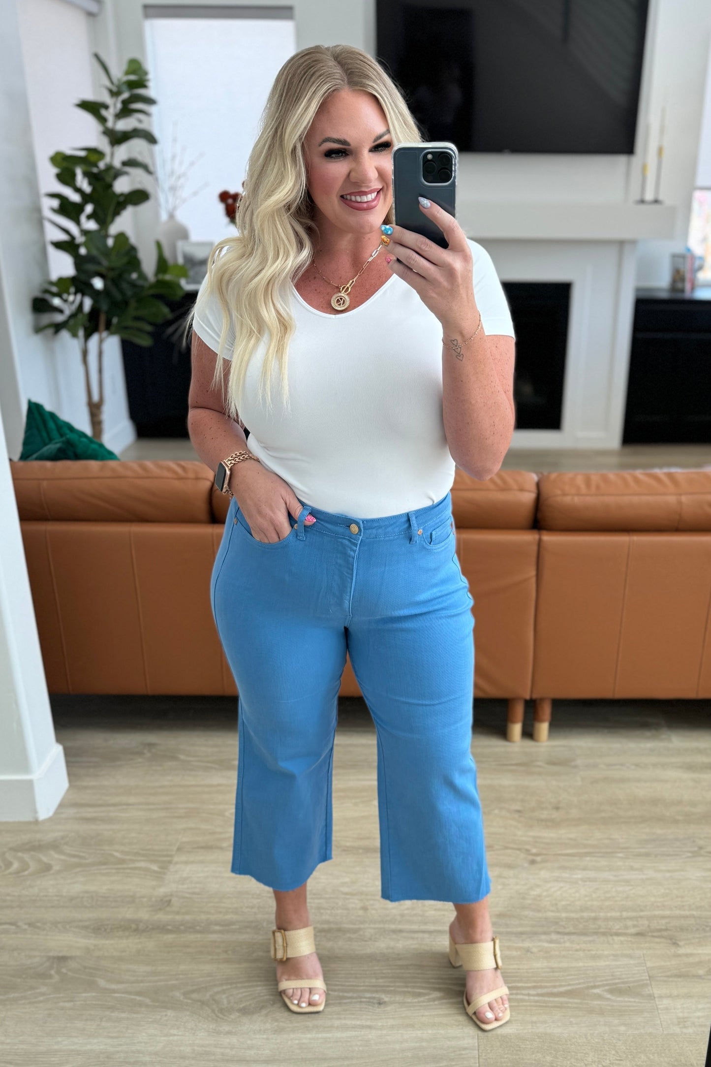 Lisa High Rise Control Top Wide Leg Crop Jeans in Sky Blue - Judy Blue