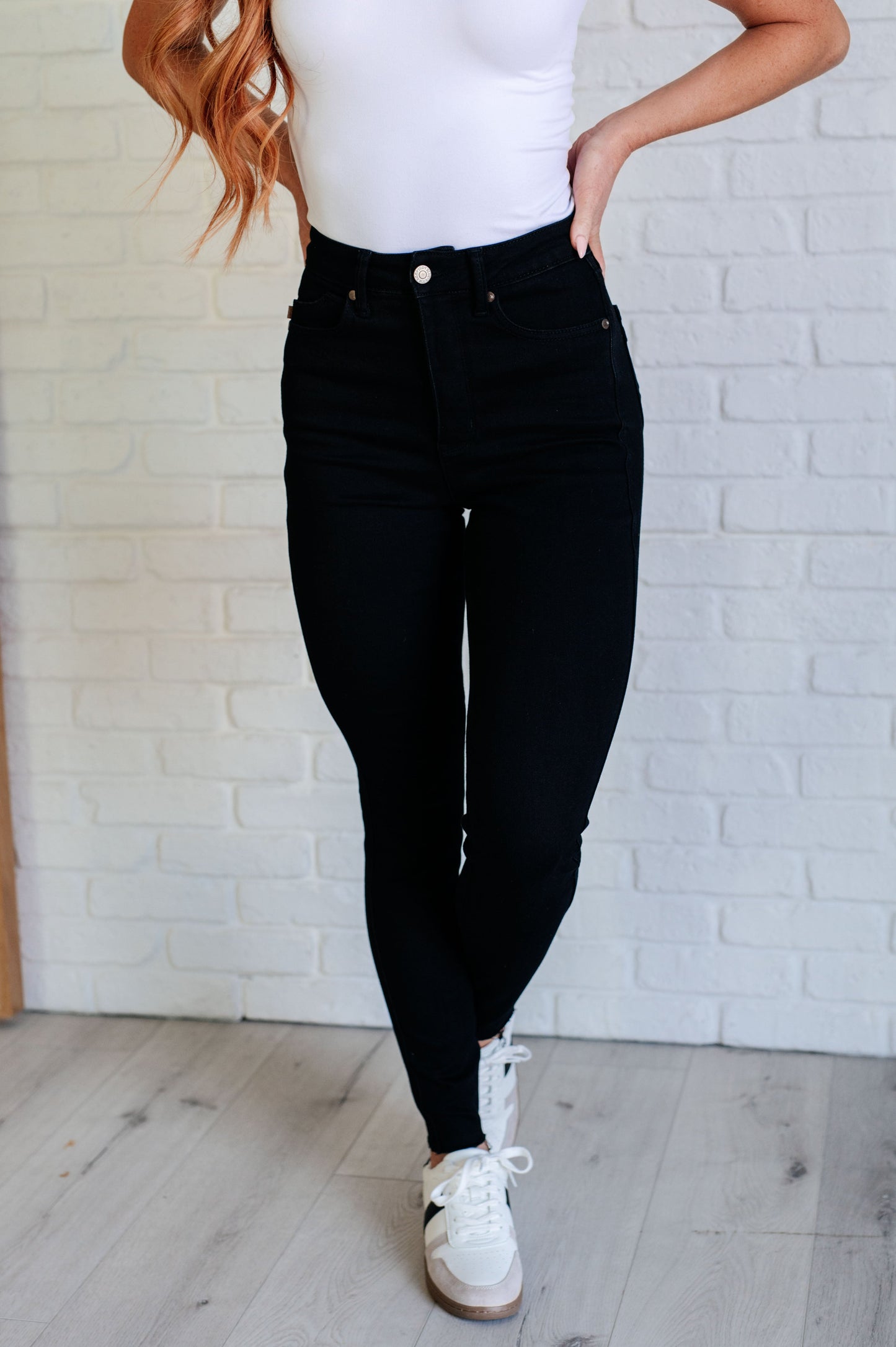 Nicole Tummy Control Skinny Jeans in Black - Judy Blue