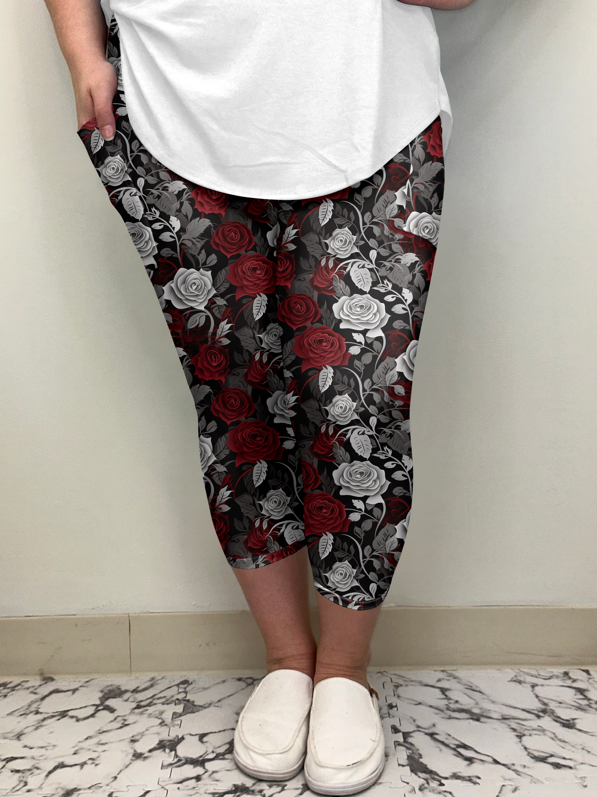 Red Rose Capri w/ Pockets