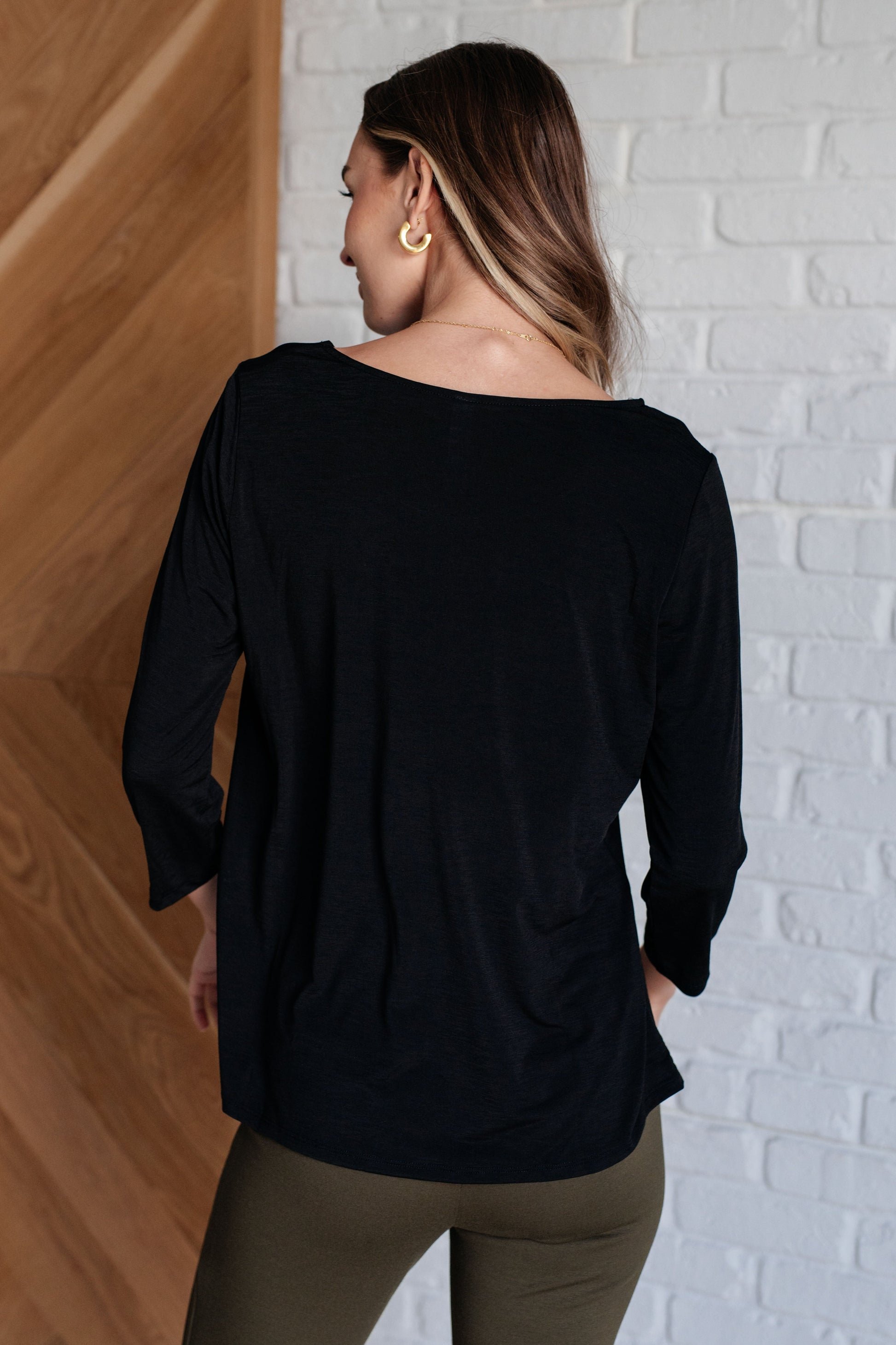 Signature Classic Round Neck Top in Black - Dear Scarlett