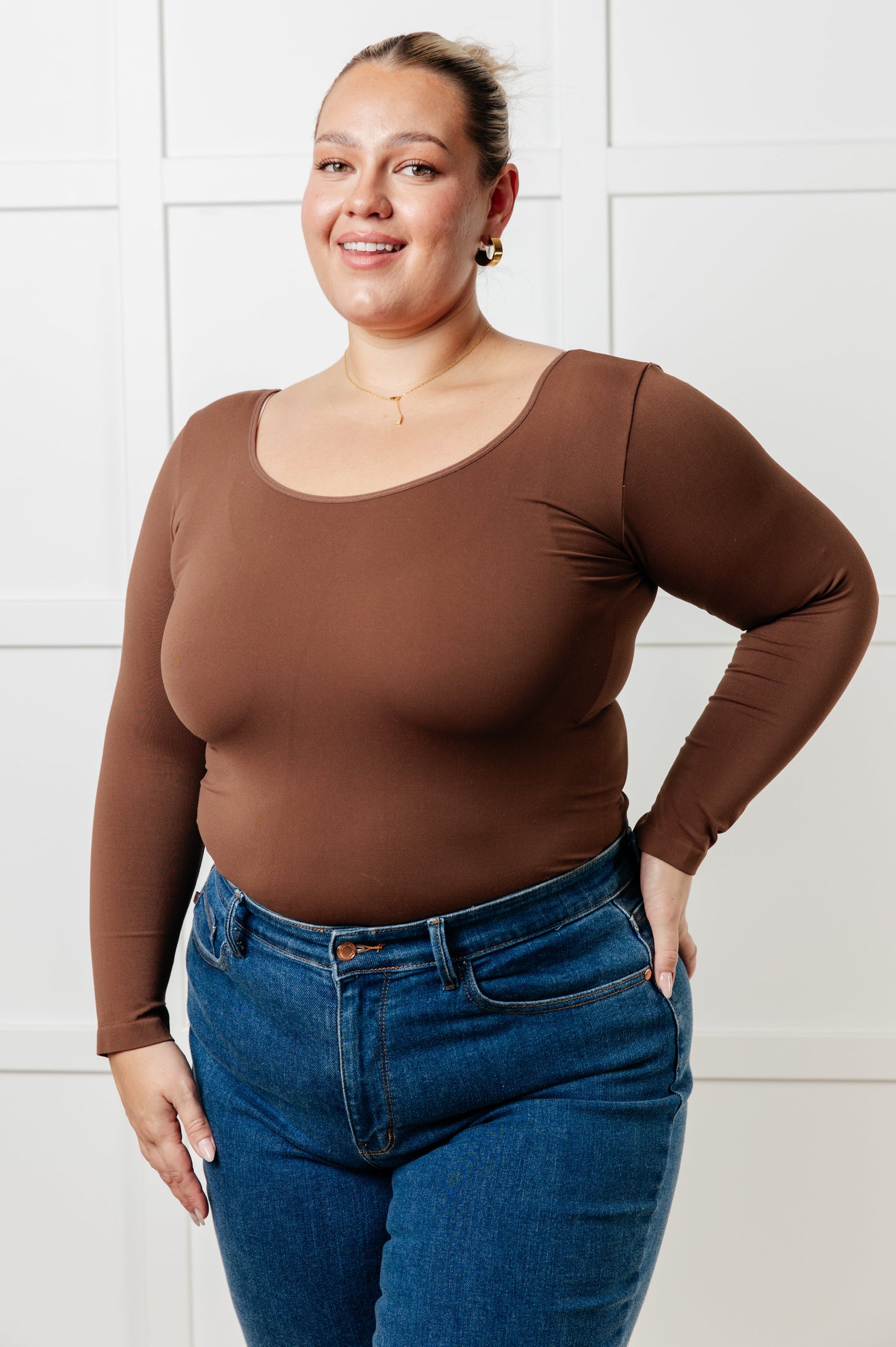 Bring in the Basics Seamless Reversible V-Neck Coffee - Yelete